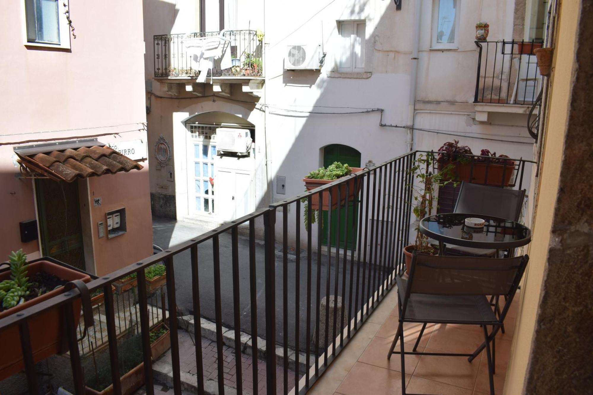 Sbiriddu'S House Apartment Таормина Екстериор снимка